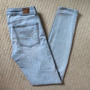 American Eagle Light-Wash Skinny Jeggings 6